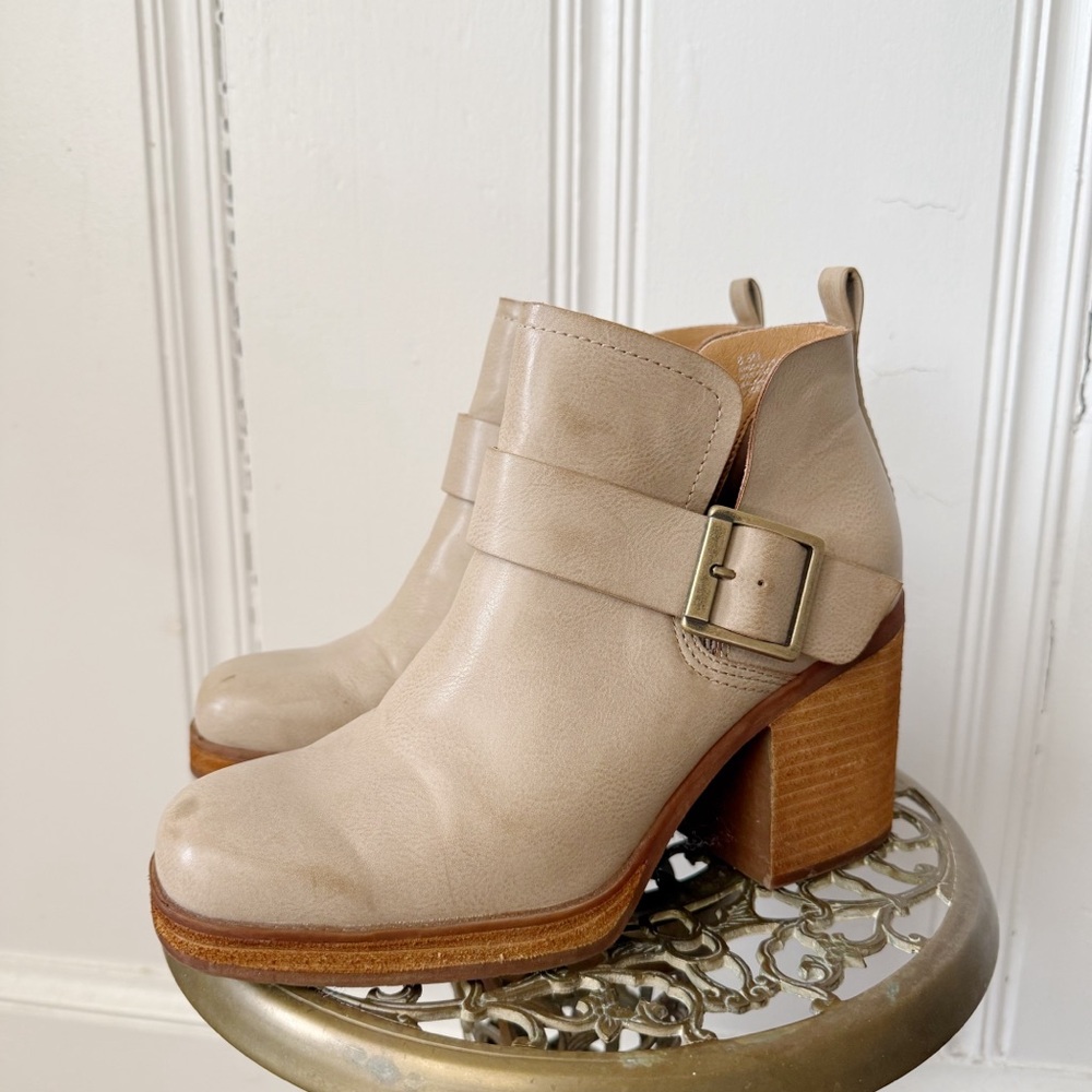 Korks Kari Taupe Block Heel Booties size 8.5